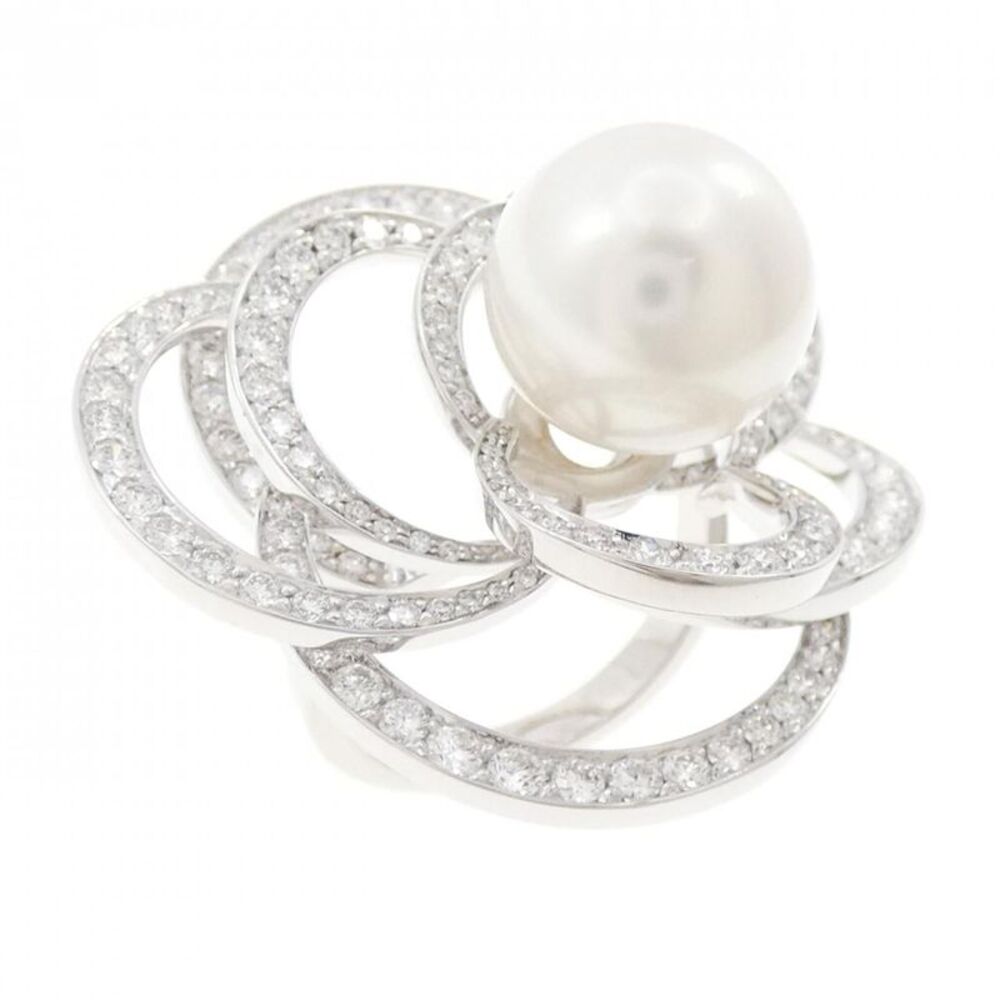Chanel Camelia 750 White Gold Ring